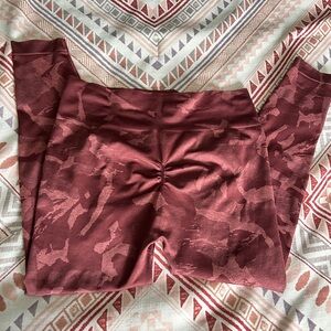 Women’s gymshark ADAPT CAMO SEAMLESS LEGGINGS burgundy plum xxl